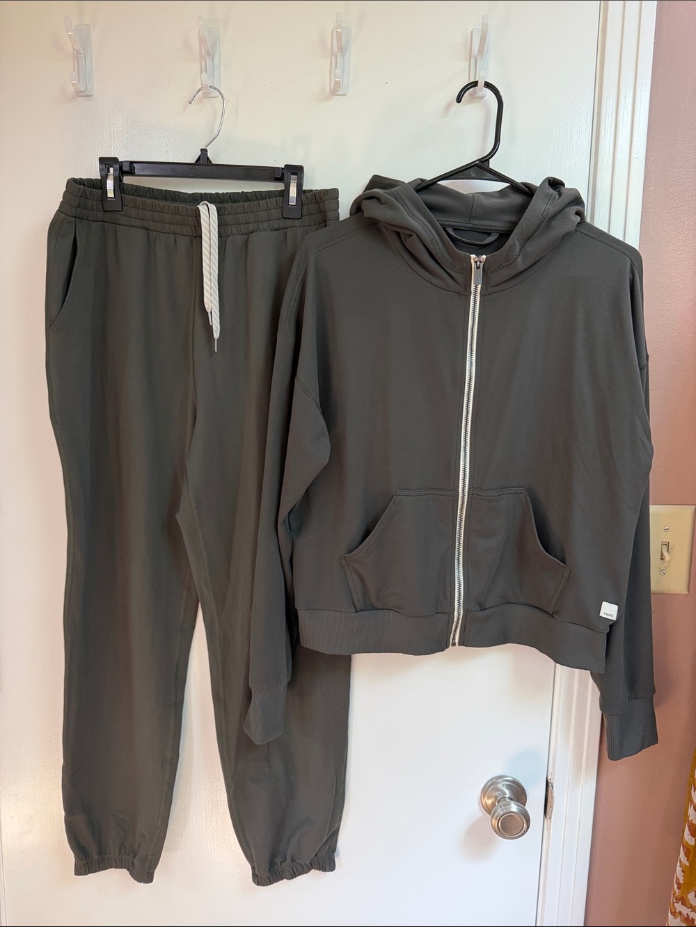 Vuori Women’s “Kale” Sweatpant and Zip-Front Hoodie